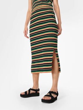 SWEATY BETTY London - Resort Knitted Skirt - Multi-stripe. Side slit. 8/10